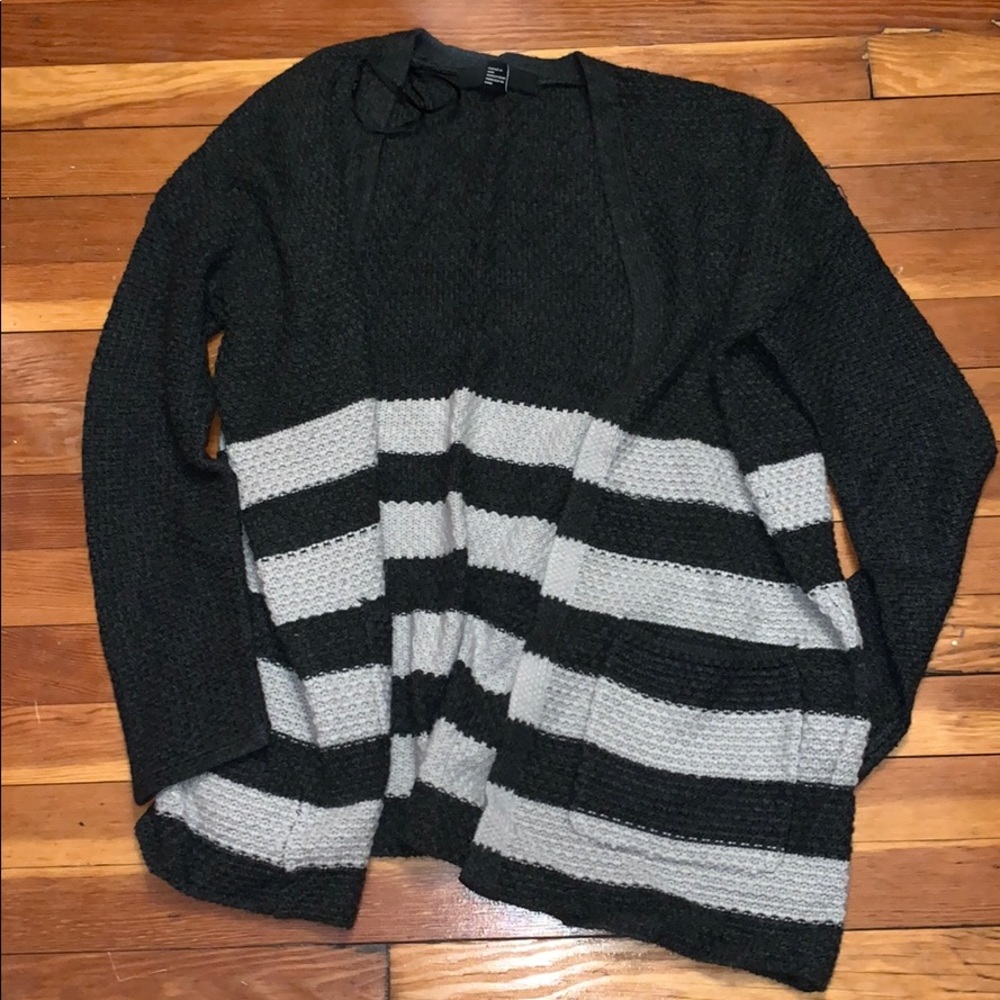 GRAY KNIT CARDIGAN